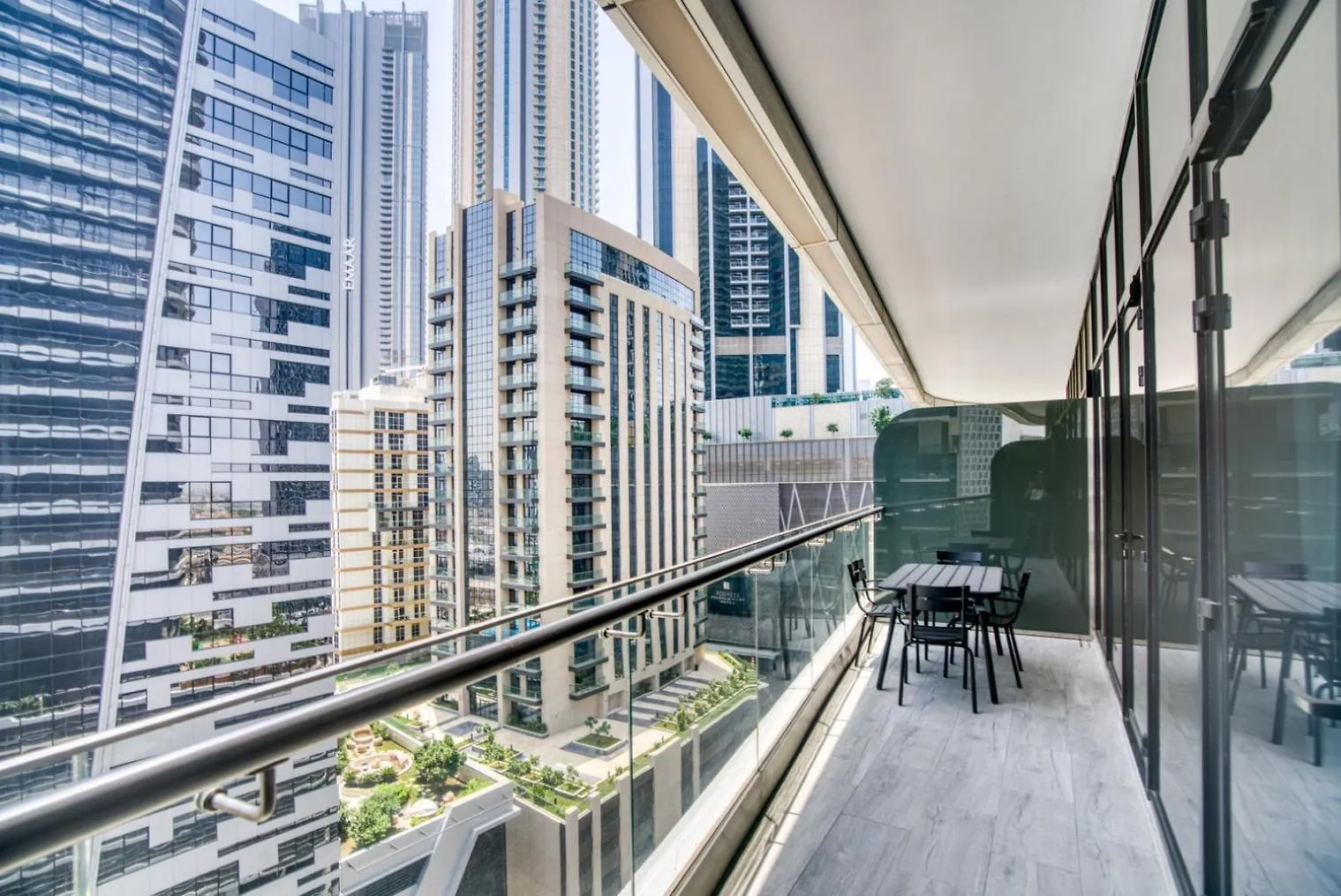Blueground Rp Heights Pool Garage Dxb-795 Apartment Dubai